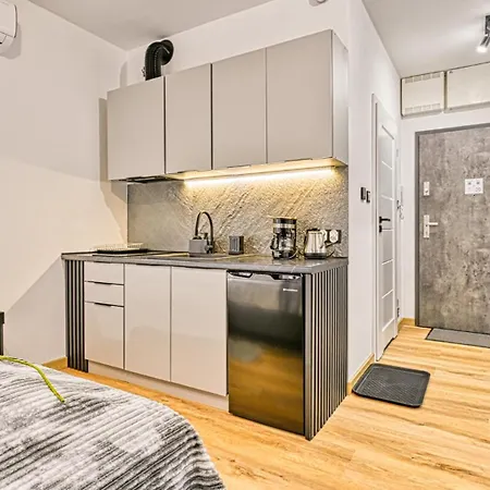 Apartment Osiedle Skalne - Blisko Western City, Wypozyczalni Quadow - By Royal Aparts