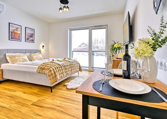 Apartment Osiedle Skalne - Blisko Western City, Wypozyczalni Quadow - By Royal Aparts *